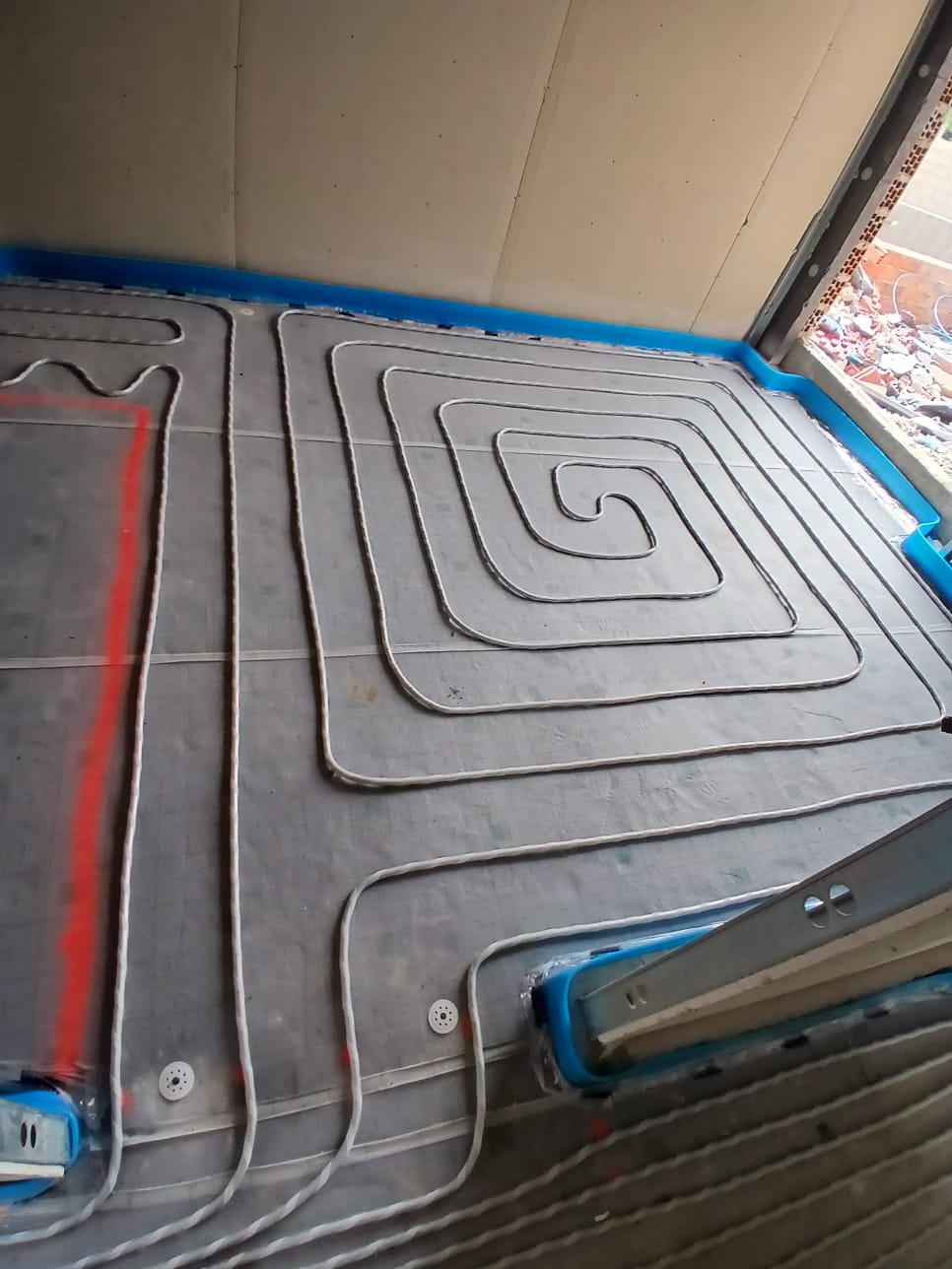 Instalación de suelo radiante DUALTERMiA – imagen 6